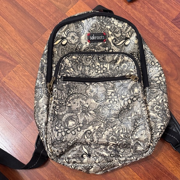 Sakroots Other - Sakroots Black and Cream Floral Backpack